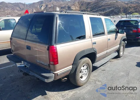 1996 Chevrolet Tahoe K1500 z USA, uszkodzony, nr VIN 1GNEK13R2TJ353037
